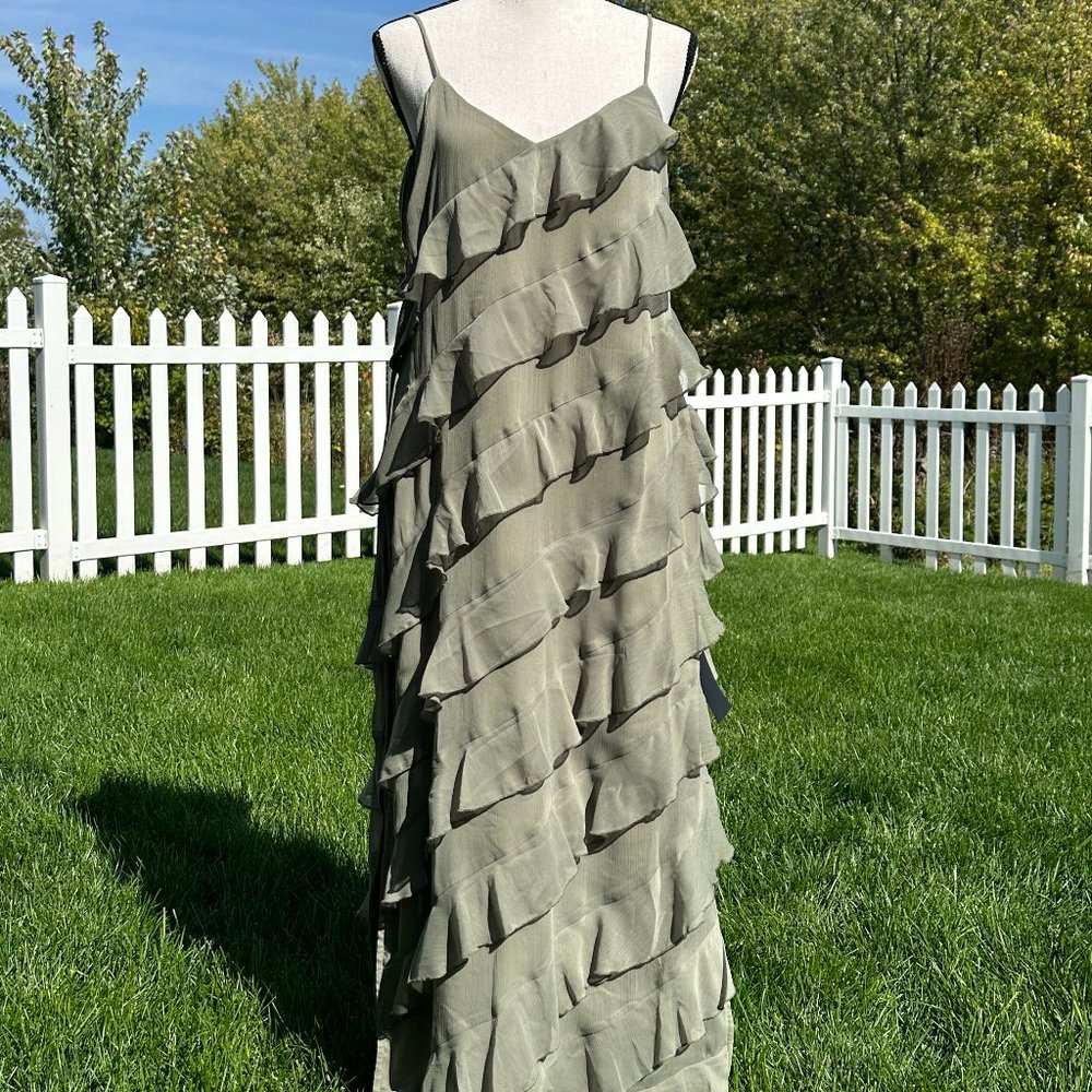 NWT Lulu's Love The Look - Tiered Ruffle Tie Back Midi